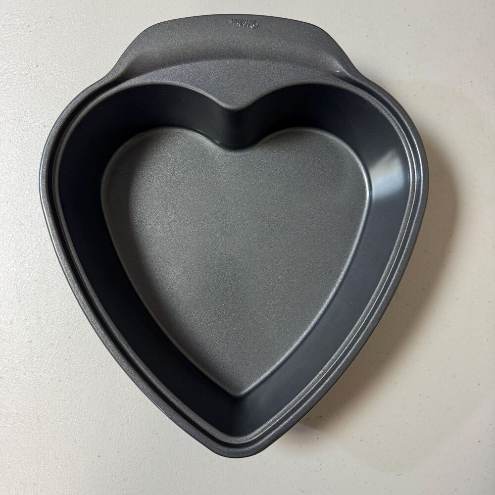 Wilton Heart Cake Cookie Pan Non-Stick Baking Tin Tray Bakeware Mold Teflon